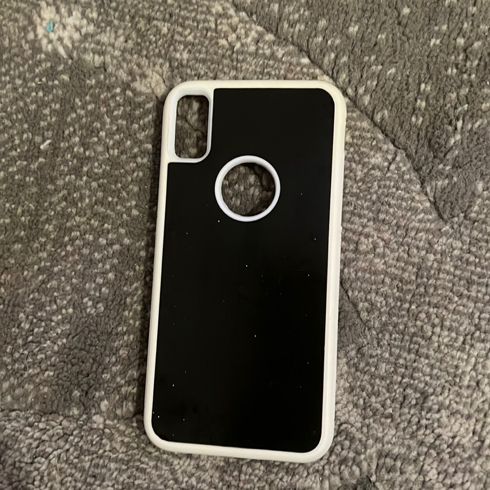 iPhone XS case that’s sticks to stuff